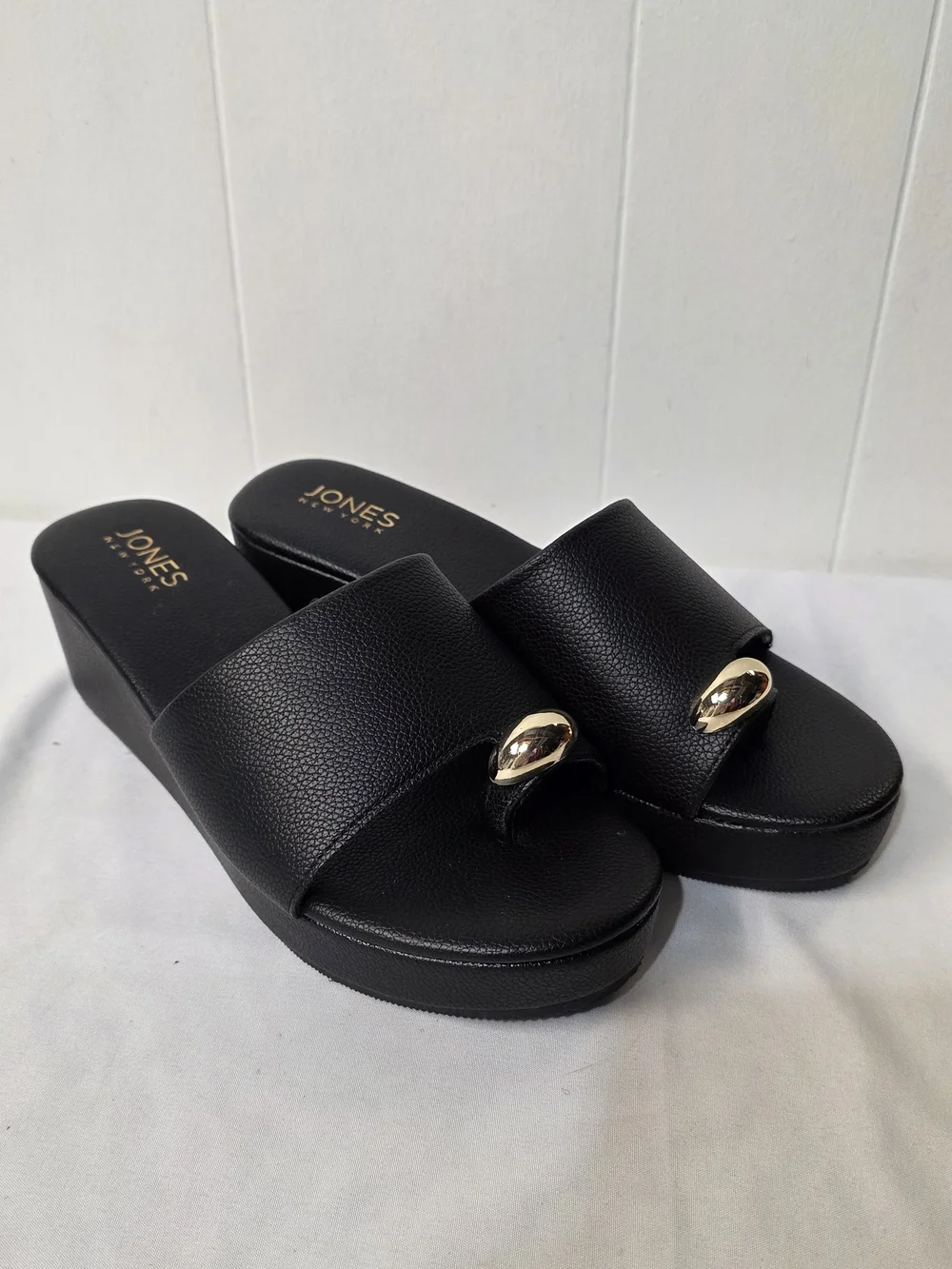 Jones New York Junely Black Platform Slide Sandals with Goldtone Accent Size 8